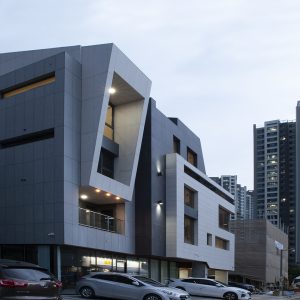 양주 옥정동 다가구주택 Hug House 야간 외관 - 숨21건축사사무소 설계