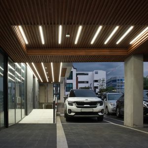 양주 옥정동 다가구주택 Hug House 필로티 내부 공간 - 숨21건축사사무소 설계