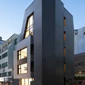강남구 역삼동 Olze 근린생활시설 외관 정면 — 고강도 박판타일 마감 숨21건축사사무소 설계