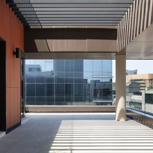 논현동 P-Building 테라스 — 테라코타 포인트 숨21건축사사무소 설계